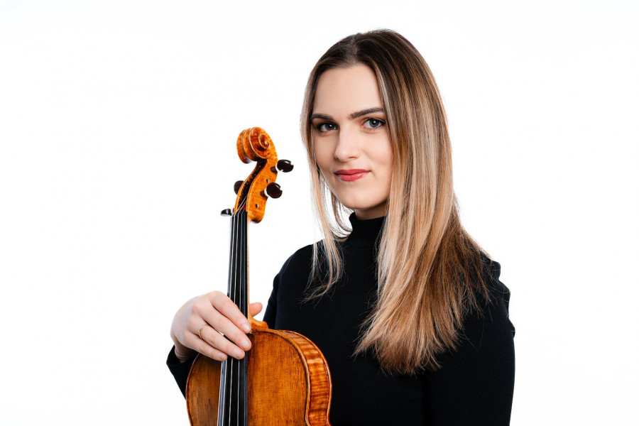 Koppán Kata brácsa MA diplomakoncertje