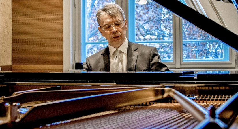 István Gulyás Piano Recital